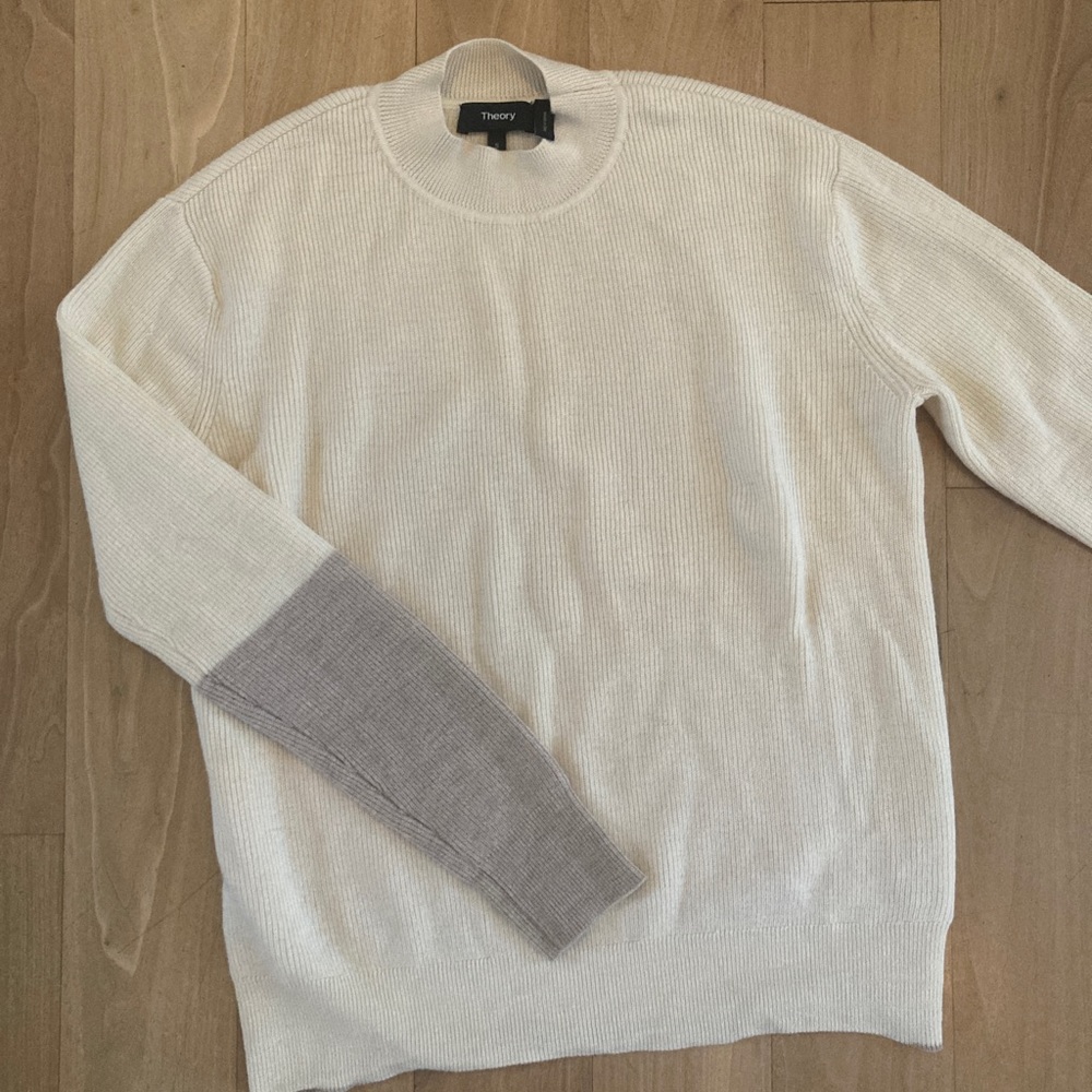 Theory 100% merino wool sweater